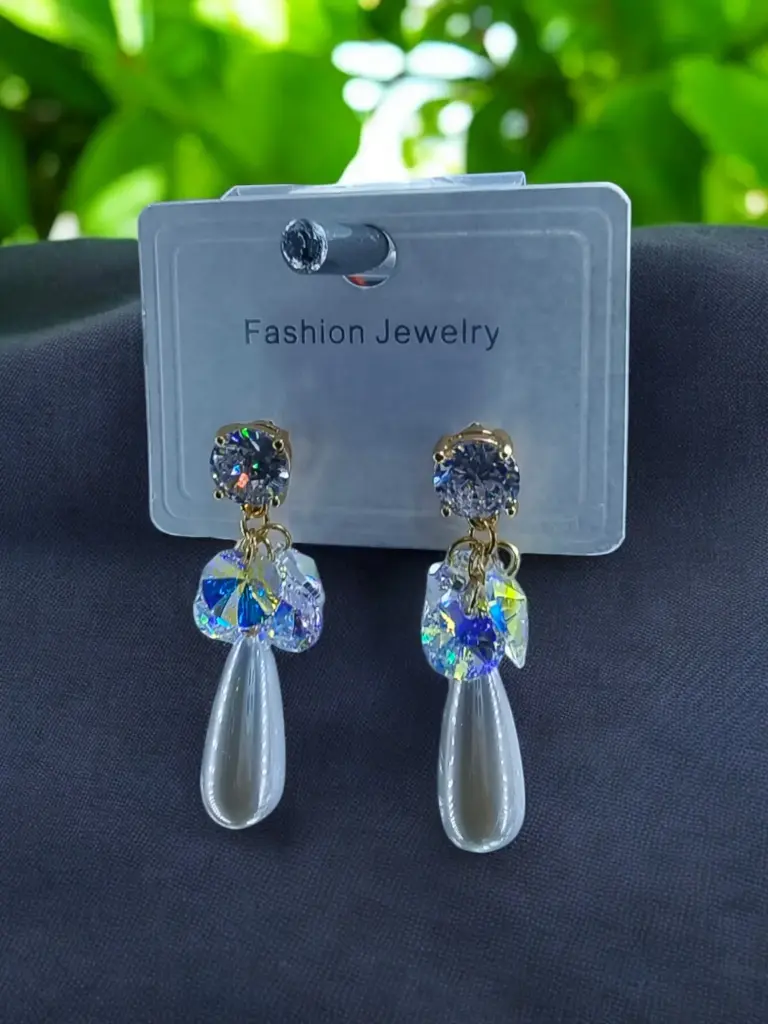 Ear rings 