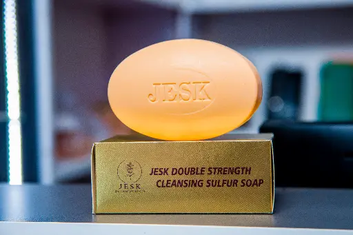 [Removes Achne, Dandruff, Eczema, to give a brighter skin complexion.] JESK- CLEASING SULFUR SOAP